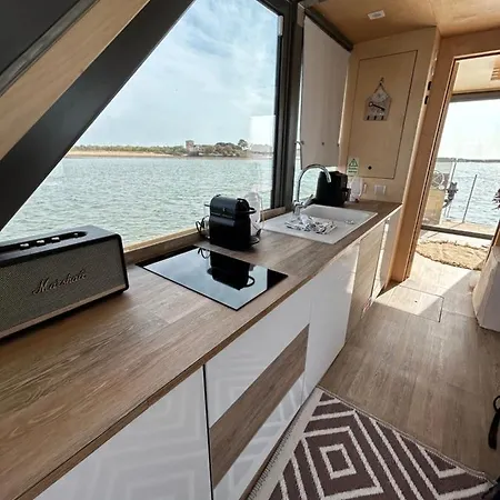 Hotel na wodzie Casa Barco Miamar *