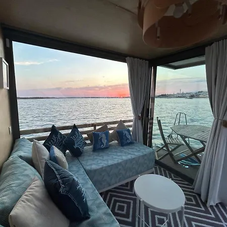 Hotel na wodzie Casa Barco Miamar El Rompido